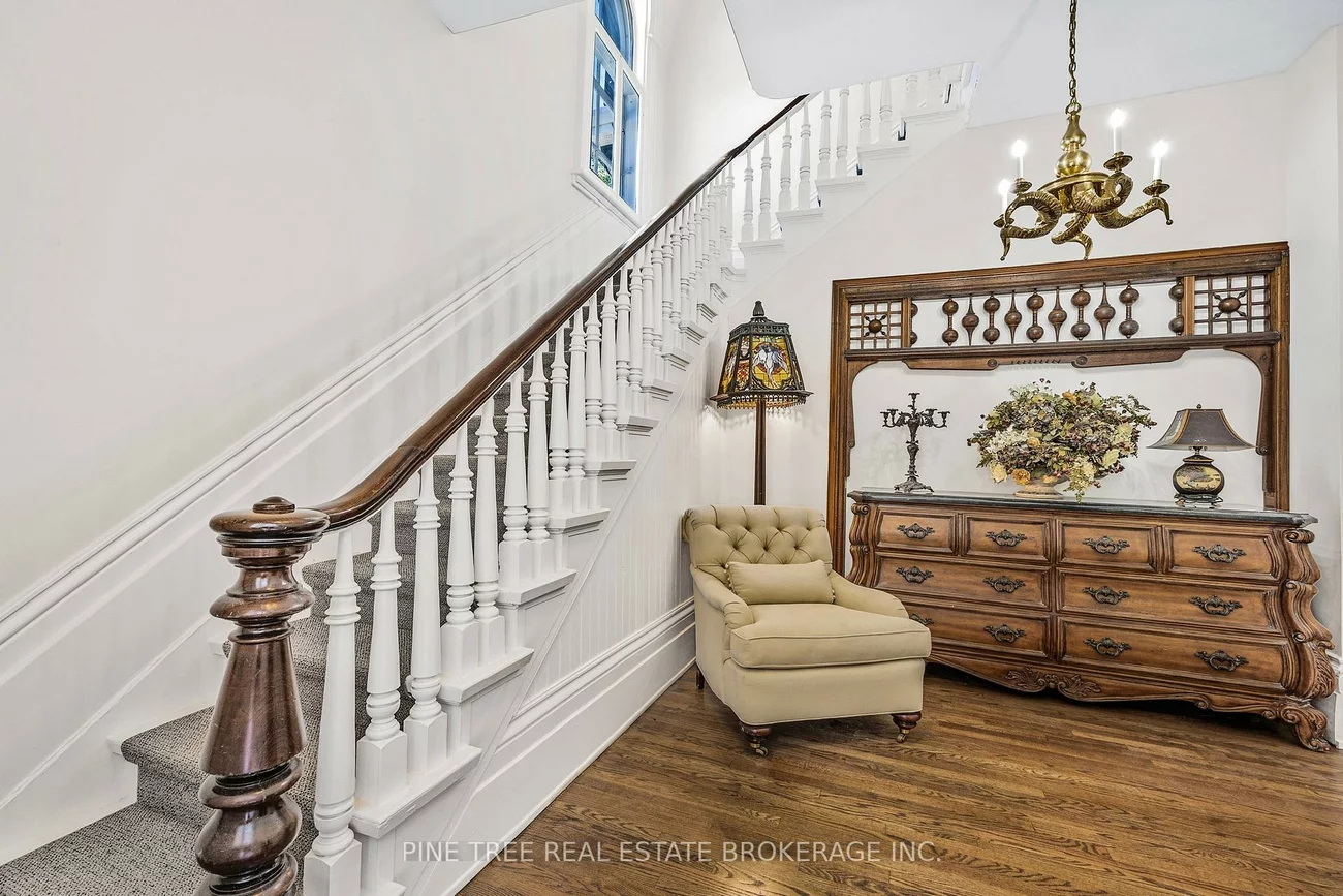 105, Toronto, City Centre, Barrie