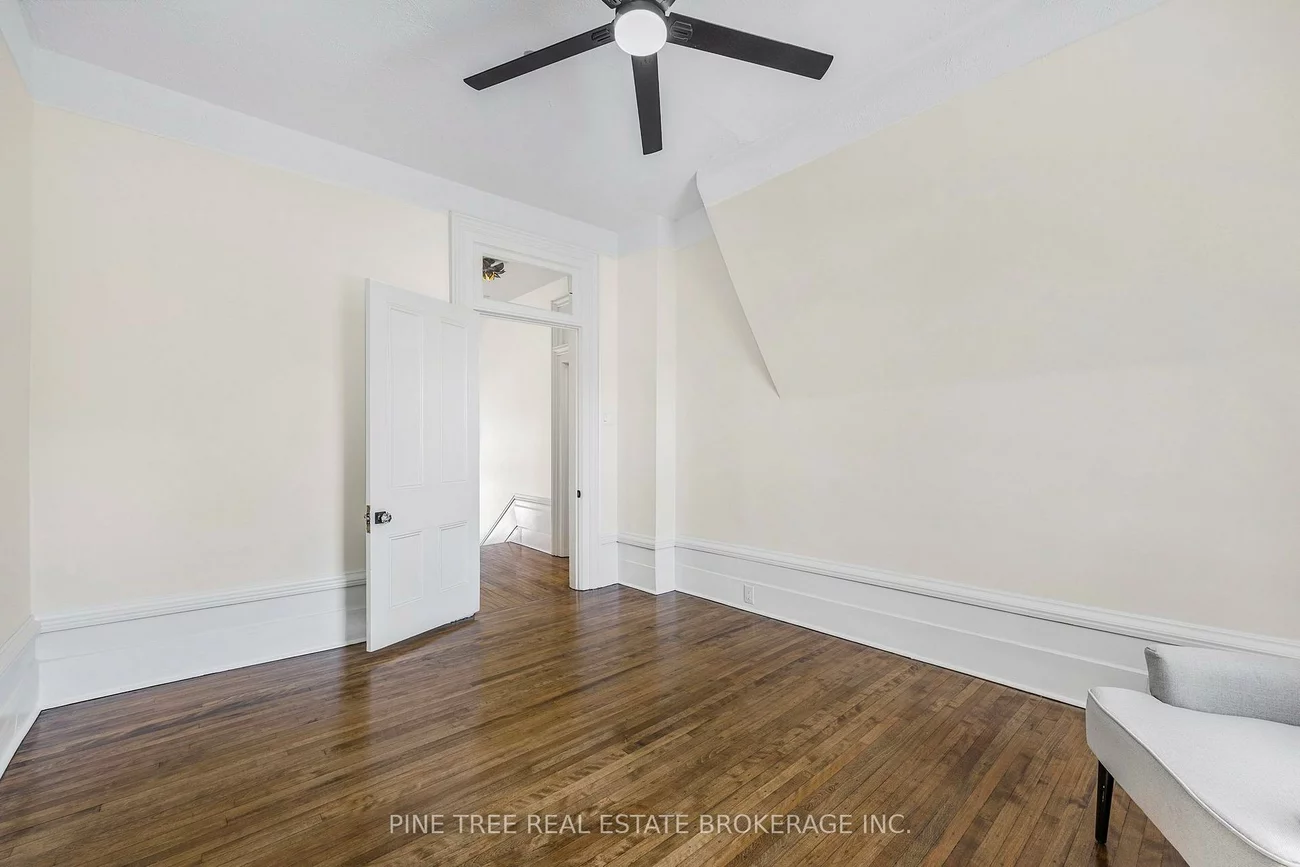 105, Toronto, City Centre, Barrie