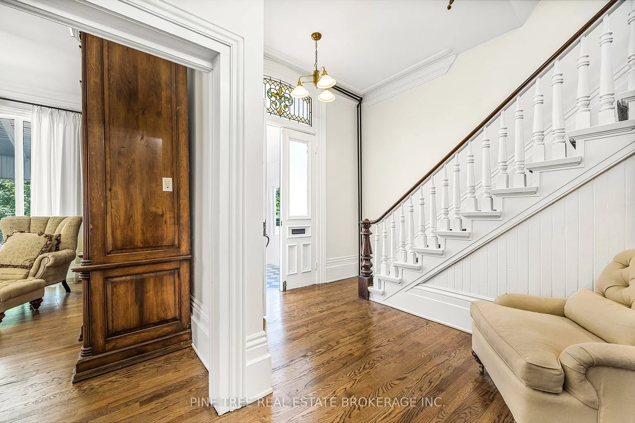 105, Toronto, City Centre, Barrie