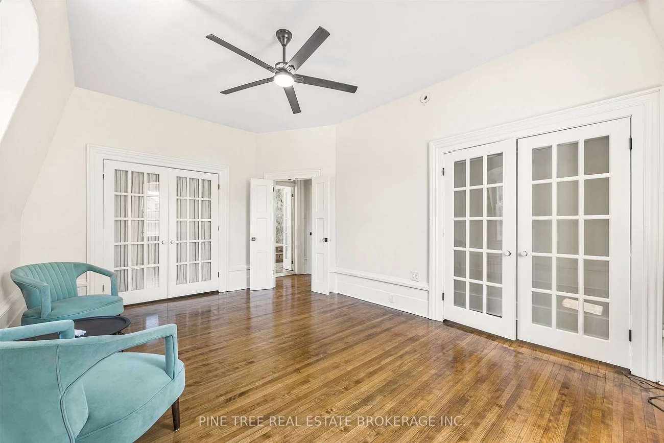 105, Toronto, City Centre, Barrie