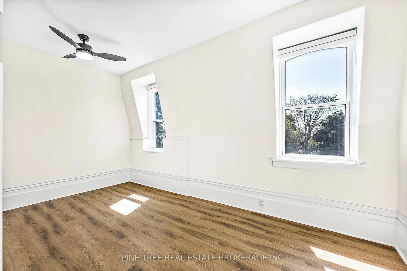 105, Toronto, City Centre, Barrie