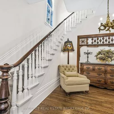 105, Toronto, City Centre, Barrie