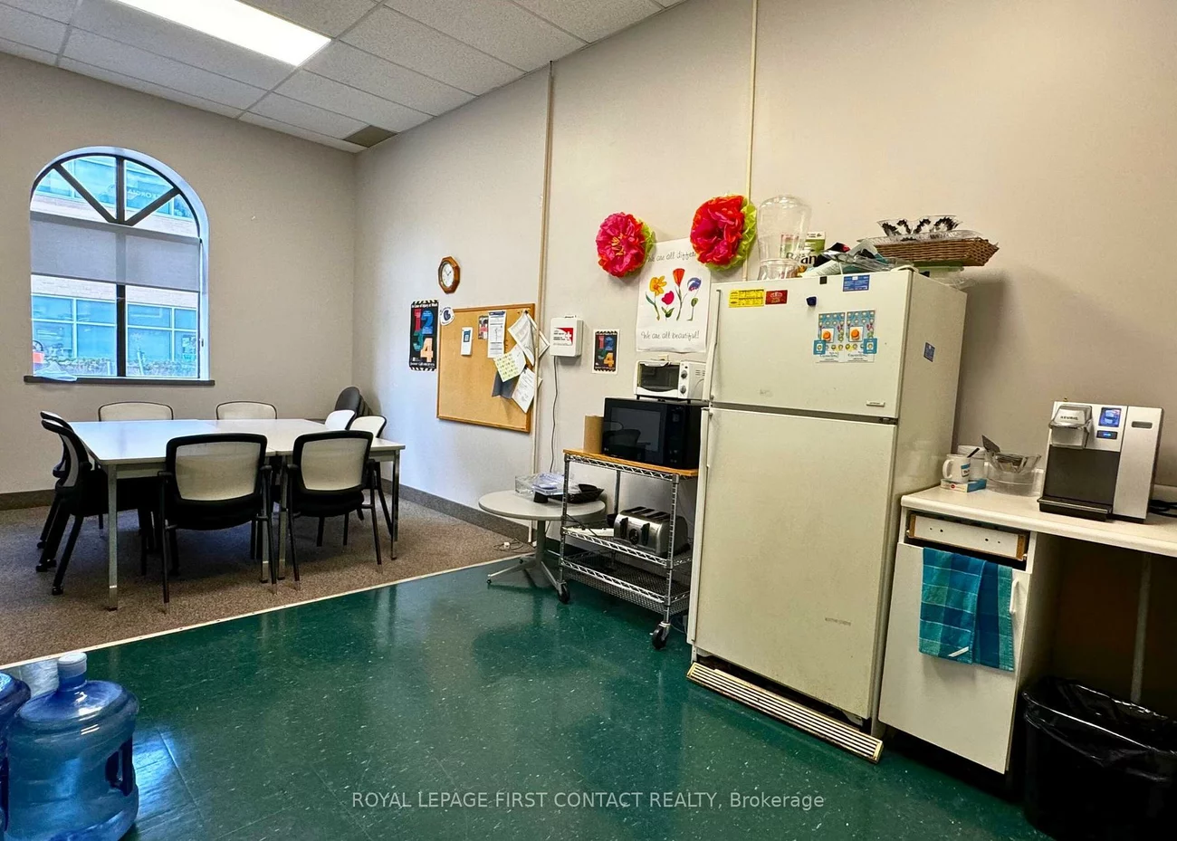 48, Collier, City Centre, Barrie