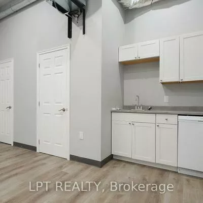 59, Collier, City Centre, Barrie