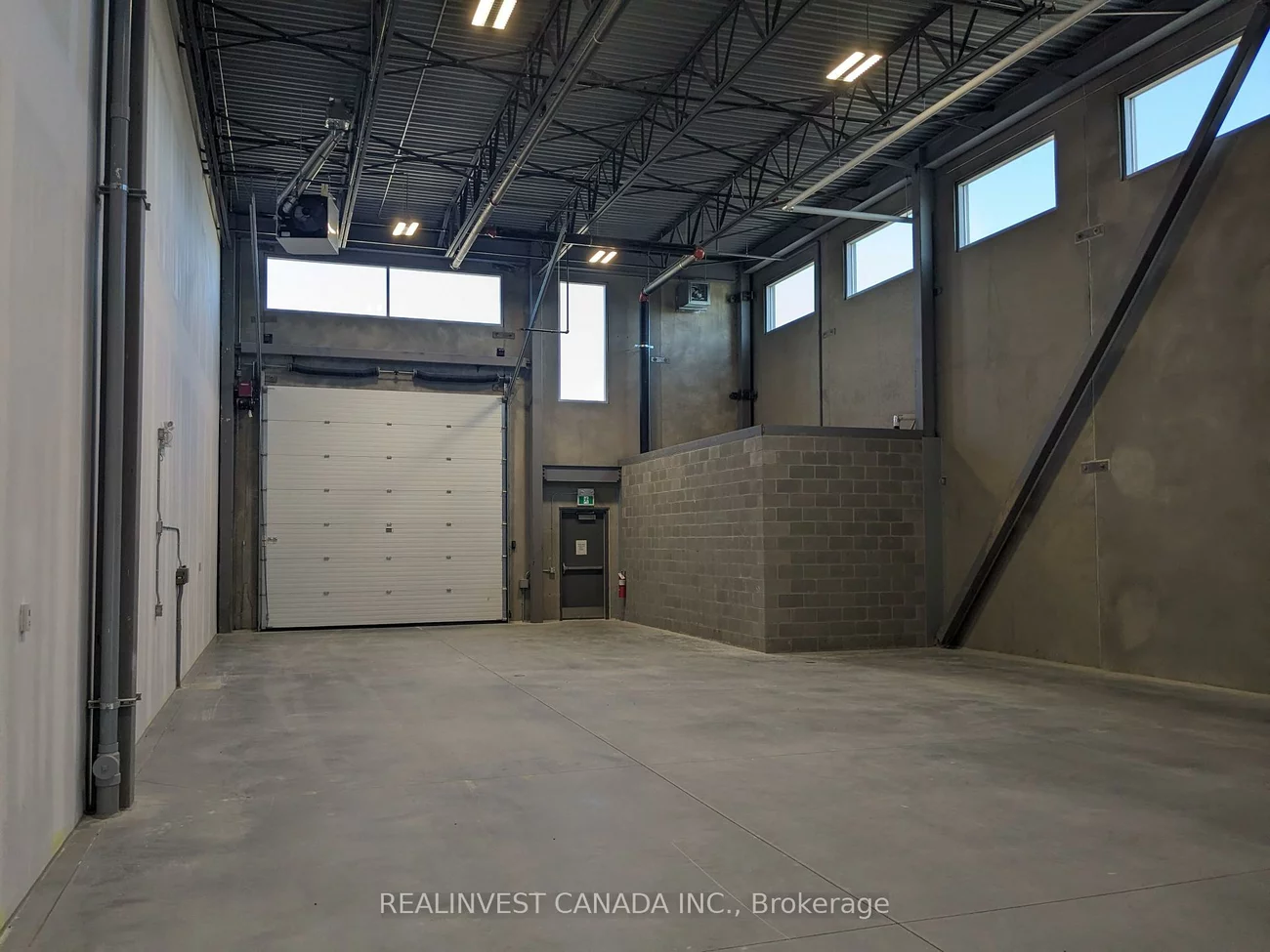 241, King, 400 West, Barrie