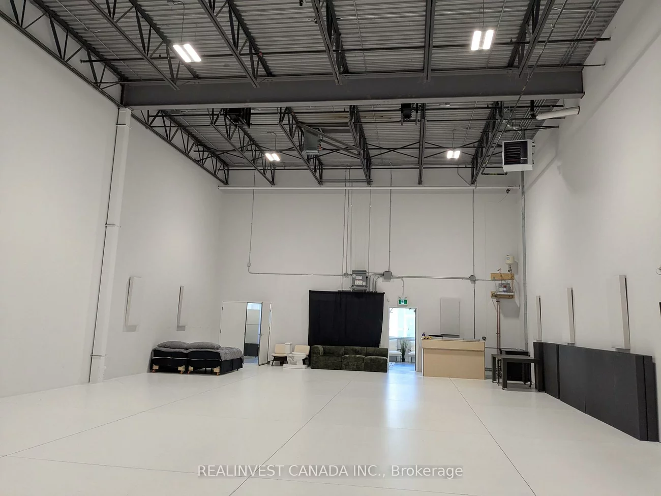 241, King, 400 West, Barrie