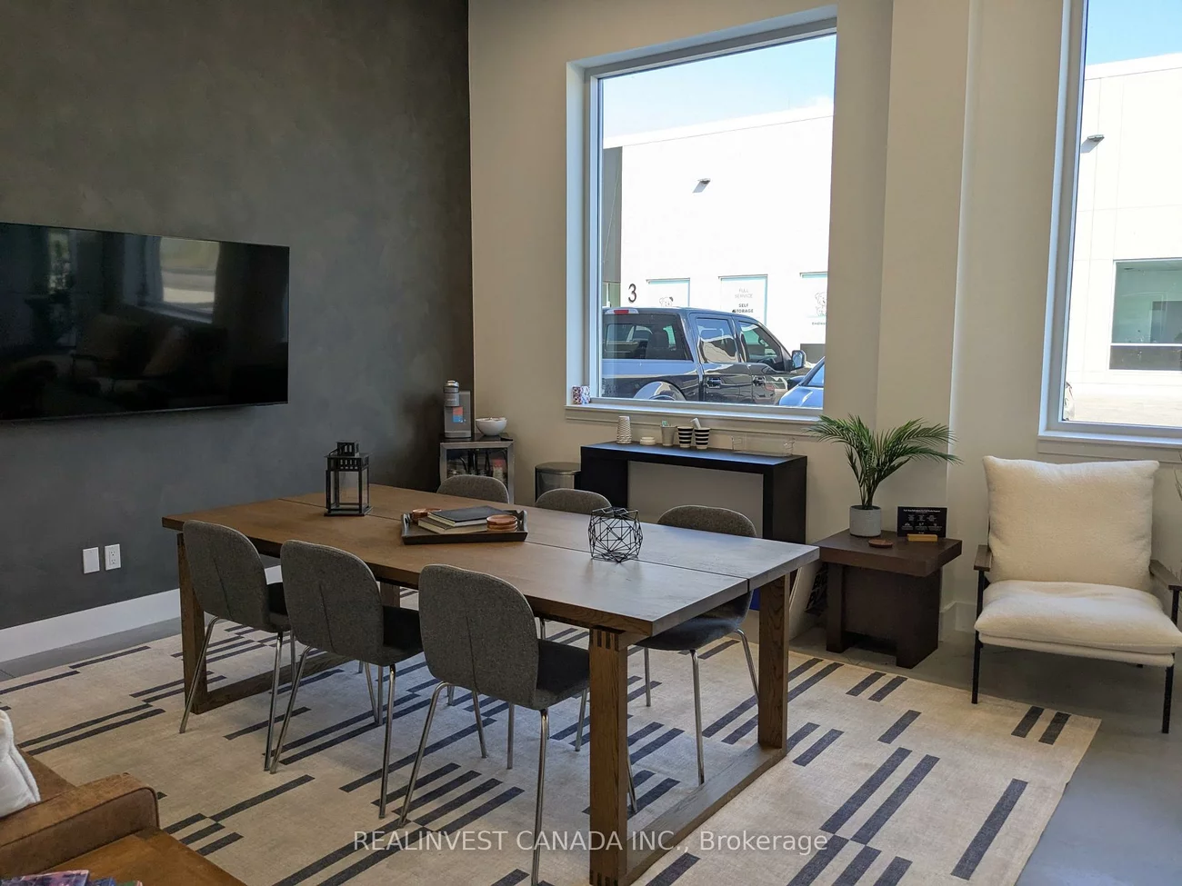 241, King, 400 West, Barrie