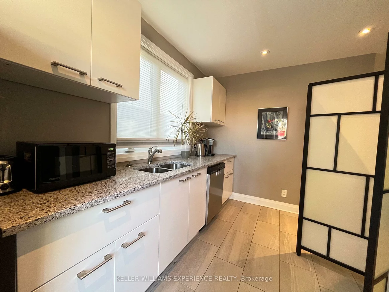 63, Mary, City Centre, Barrie