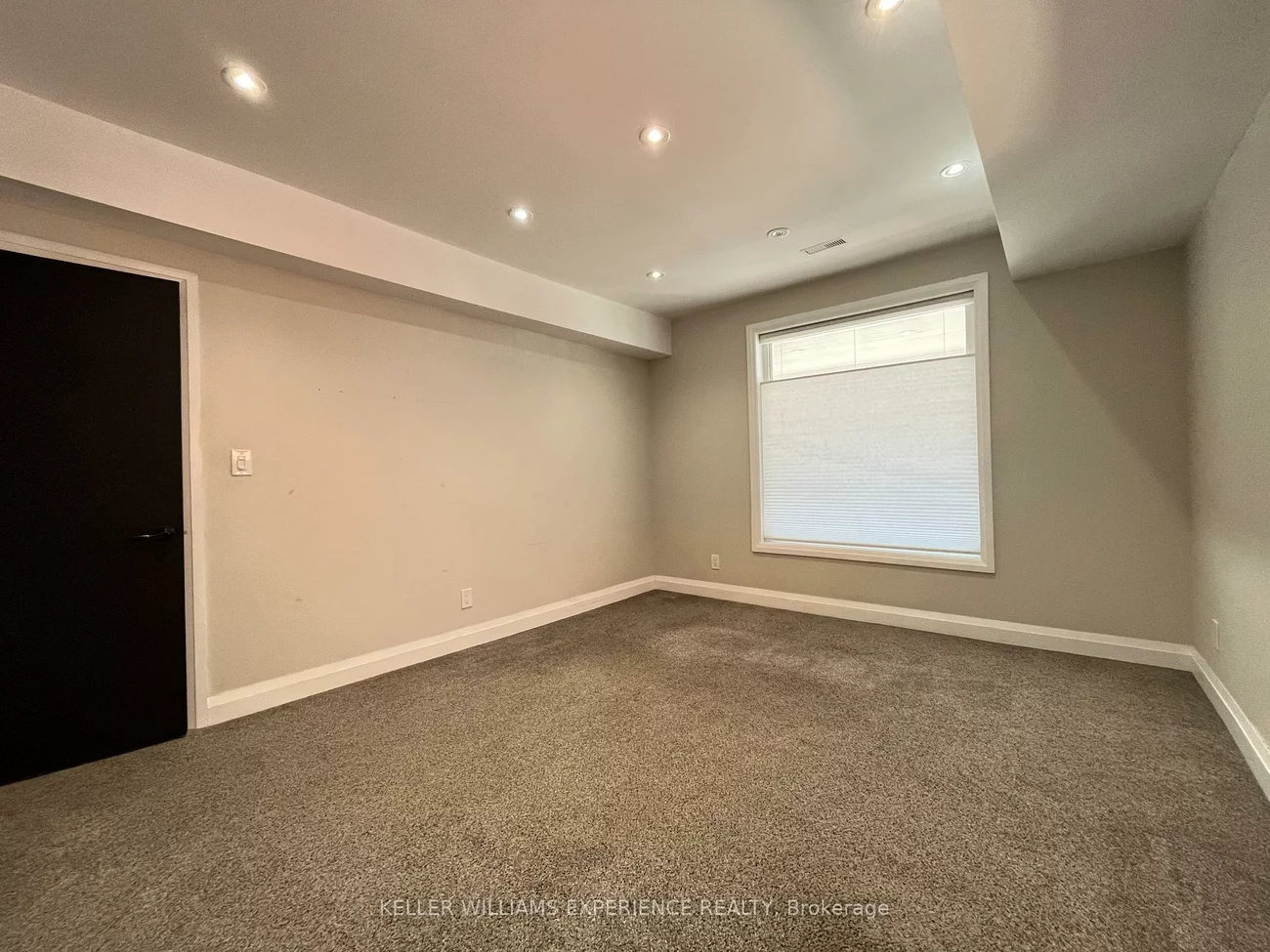 63, Mary, City Centre, Barrie
