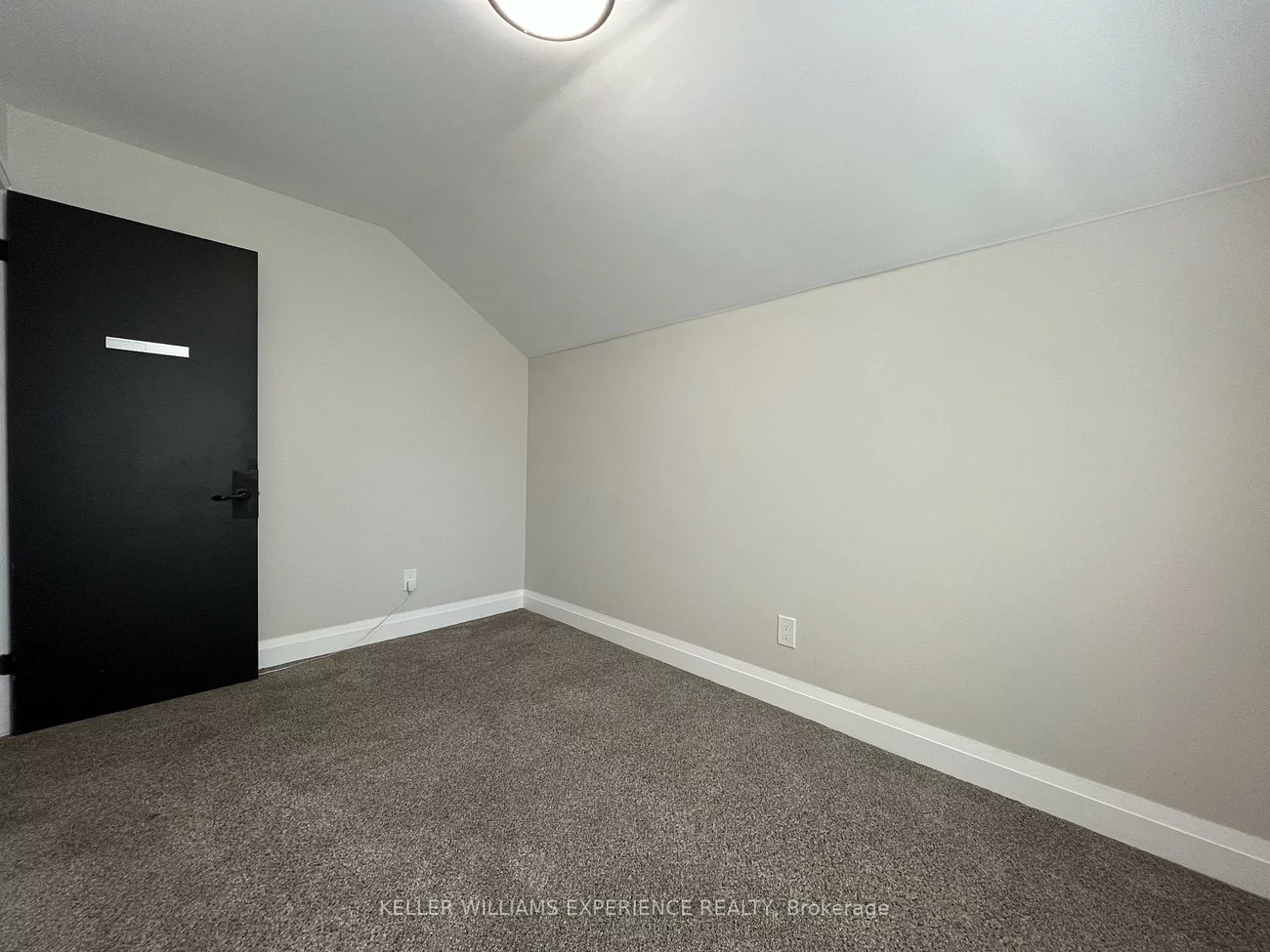 63, Mary, City Centre, Barrie