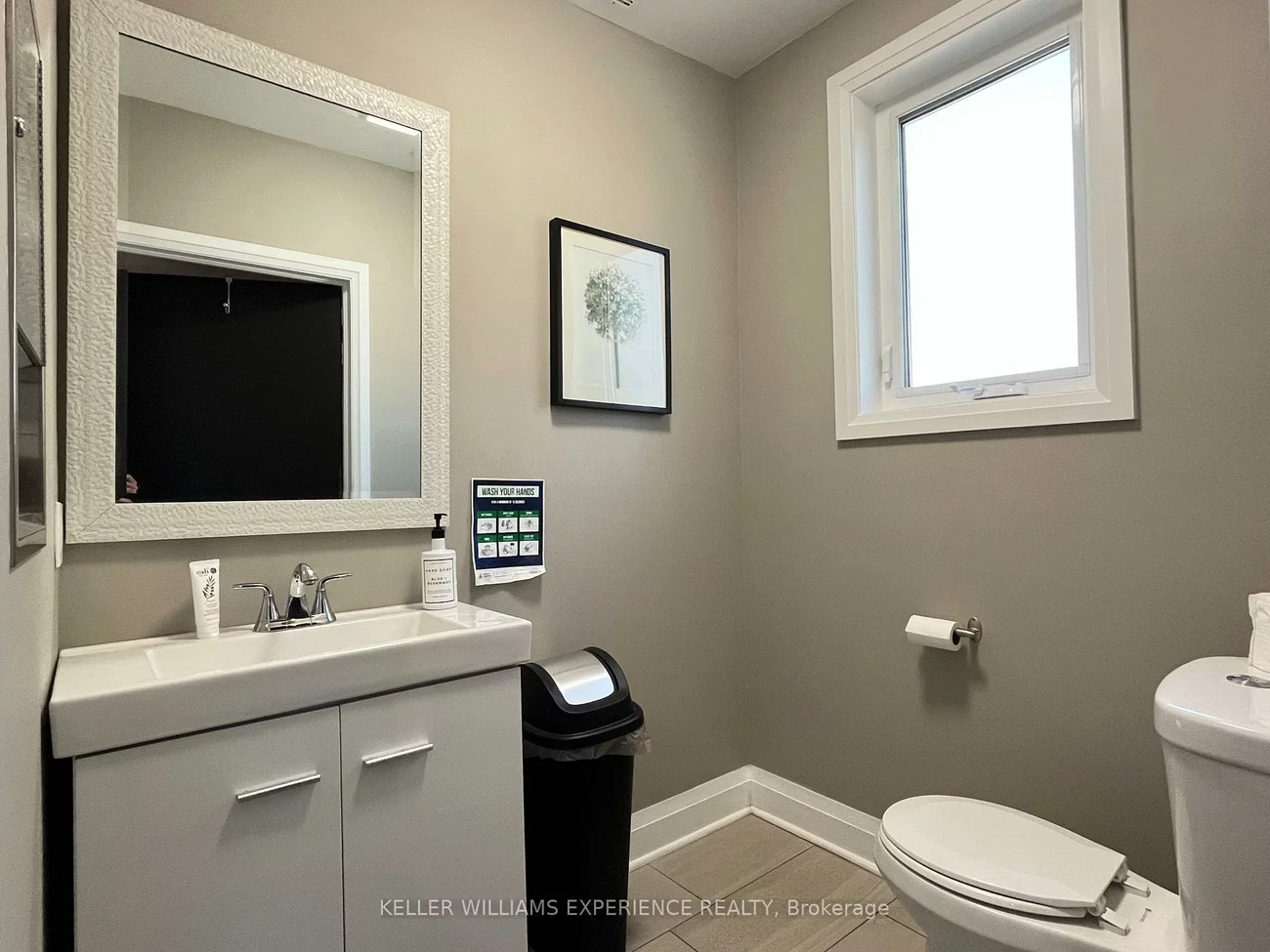 63, Mary, City Centre, Barrie