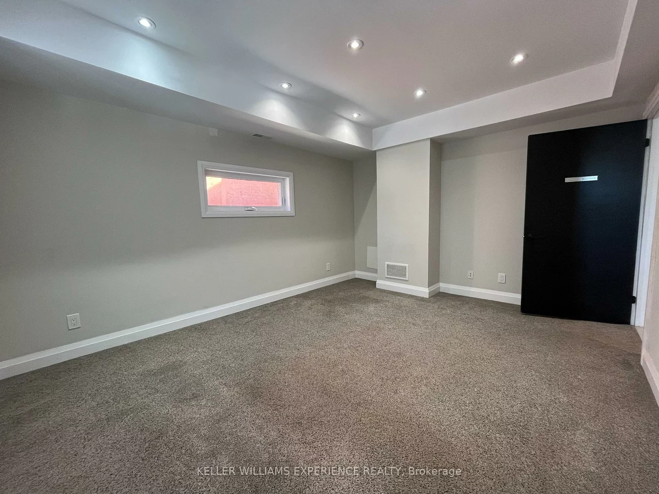 63, Mary, City Centre, Barrie