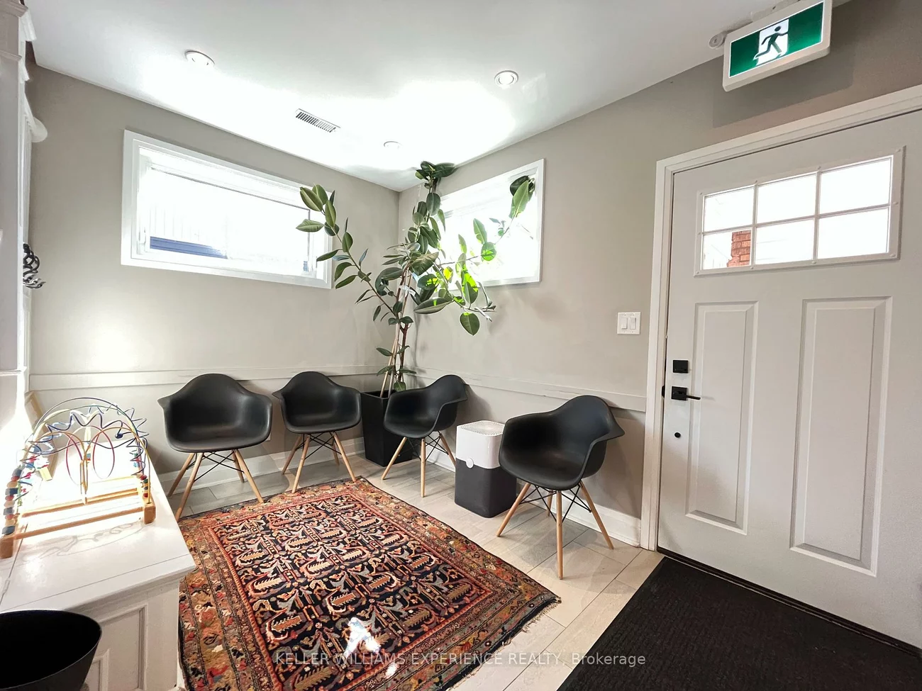 63, Mary, City Centre, Barrie