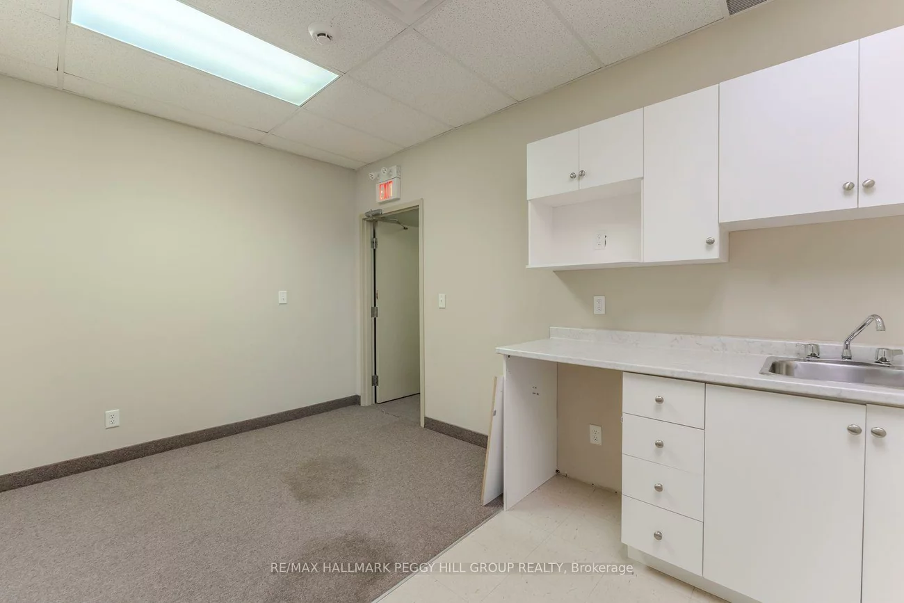 102, Commerce Park, 400 West, Barrie