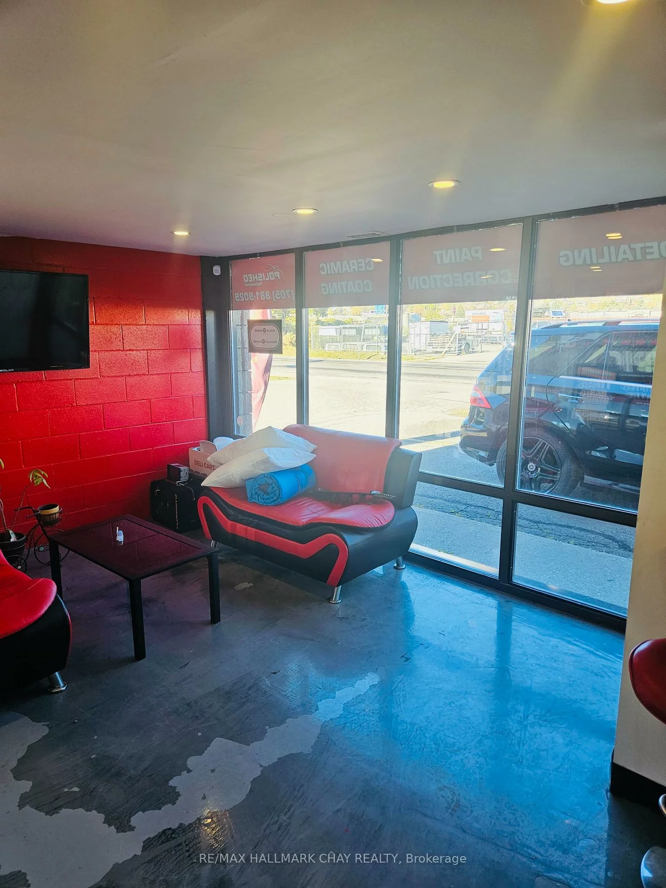 25, Hart, 400 North, Barrie