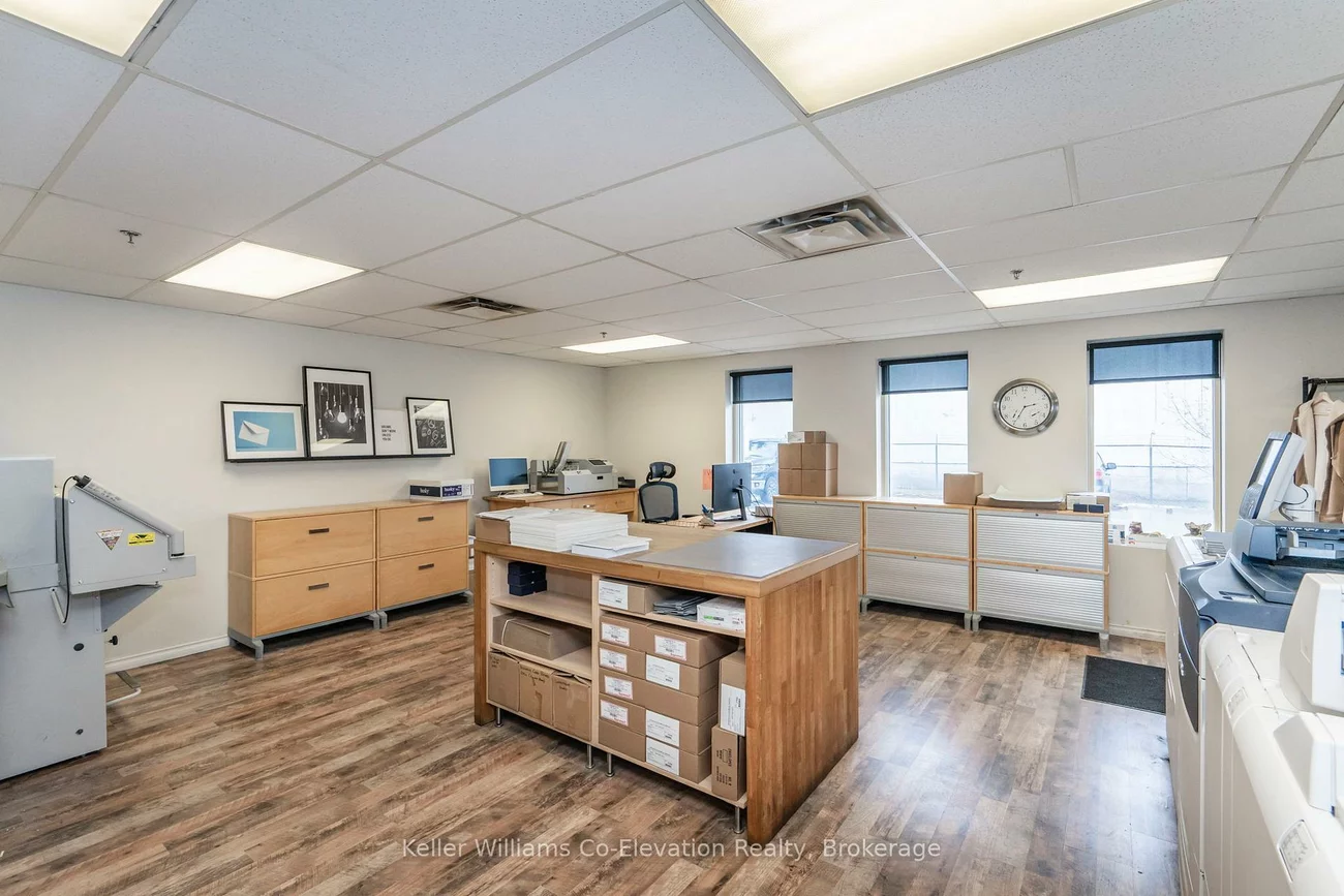 220, Bayview, 400 East, Barrie