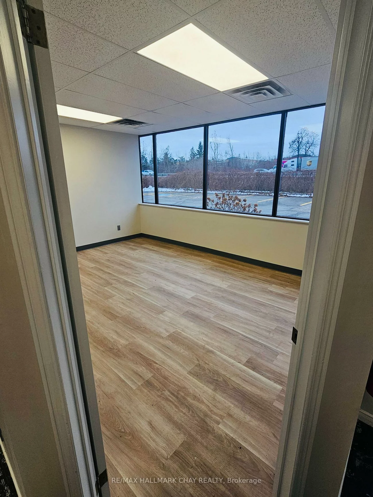 90, Saunders, 400 East, Barrie