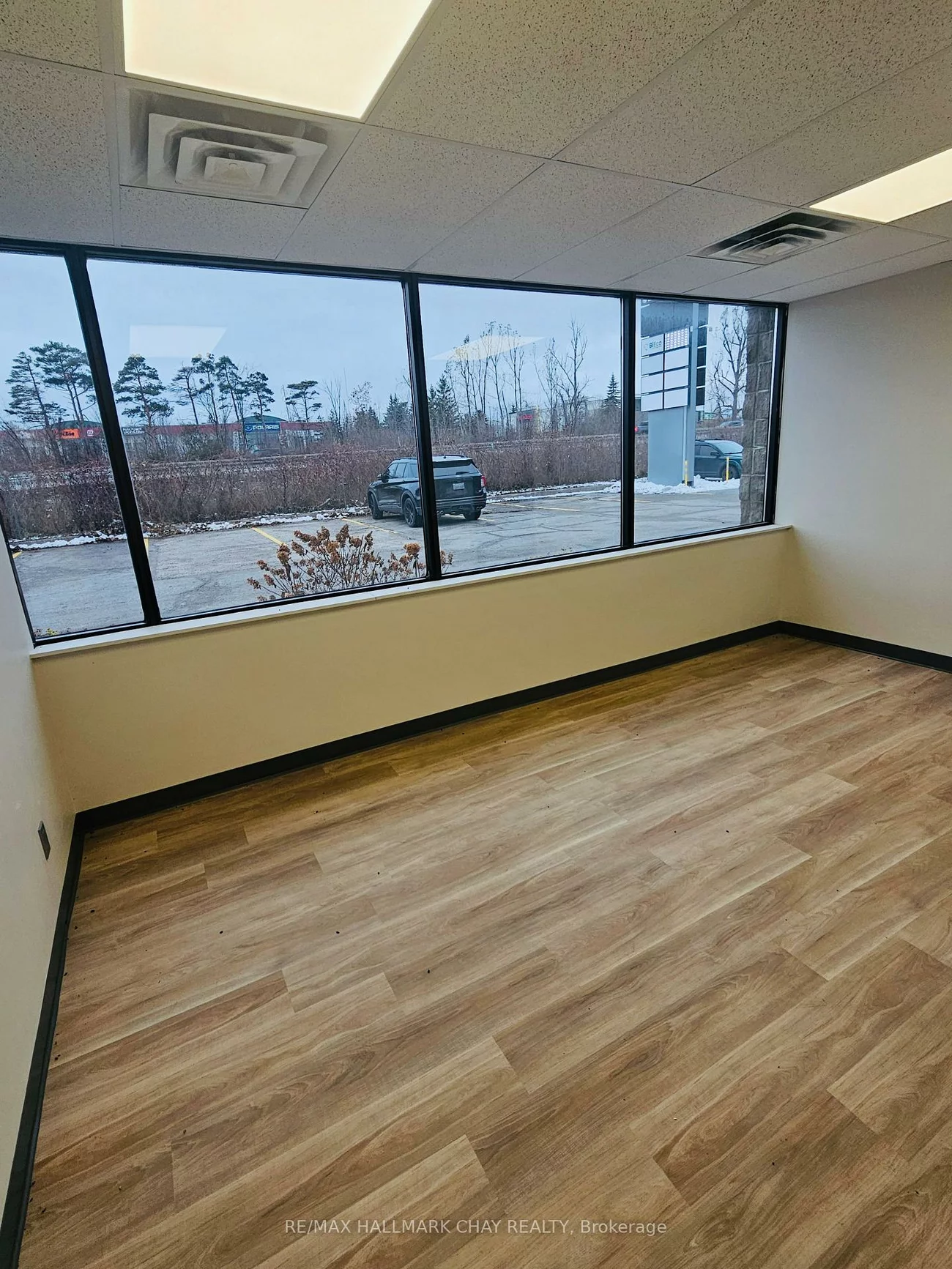 90, Saunders, 400 East, Barrie