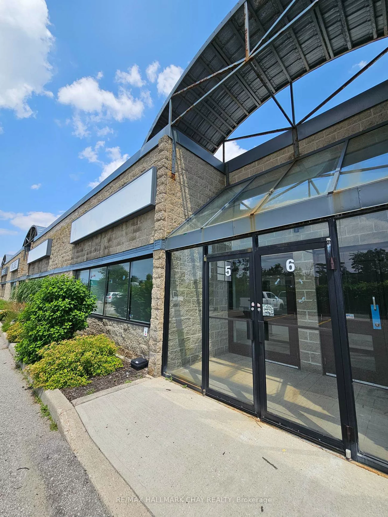 90, Saunders, 400 East, Barrie