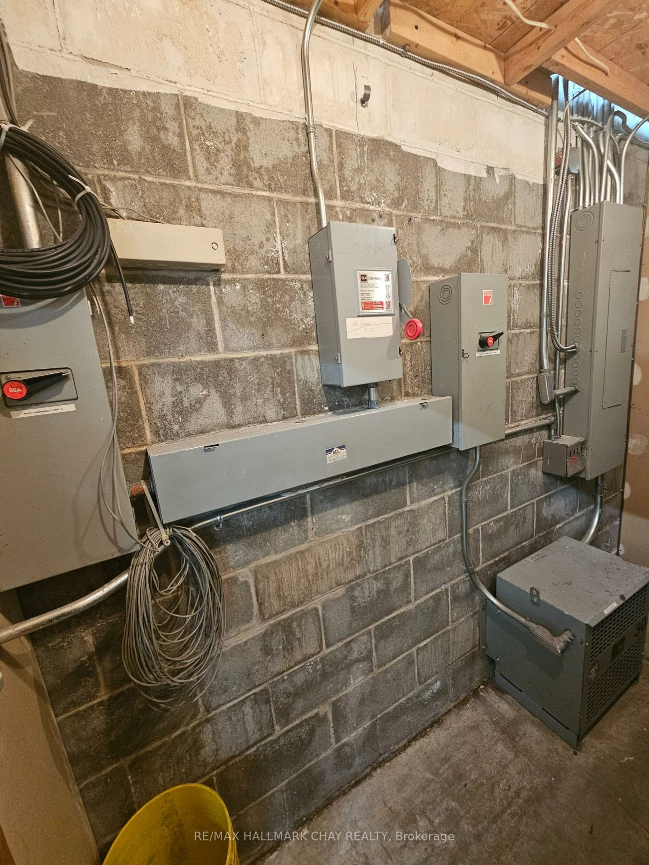 90, Saunders, 400 East, Barrie