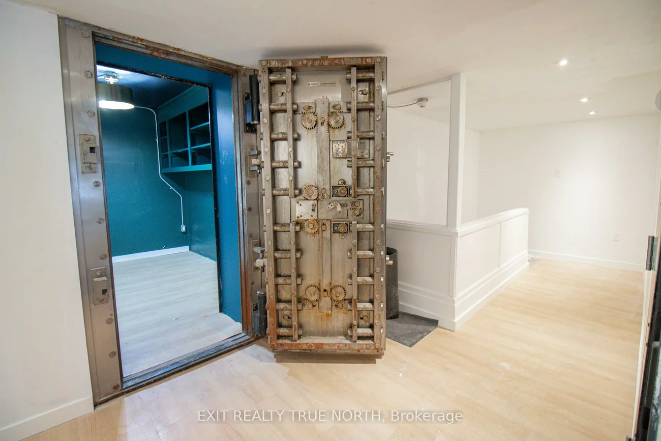 12, Dunlop, City Centre, Barrie