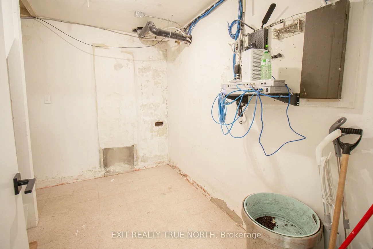 12, Dunlop, City Centre, Barrie