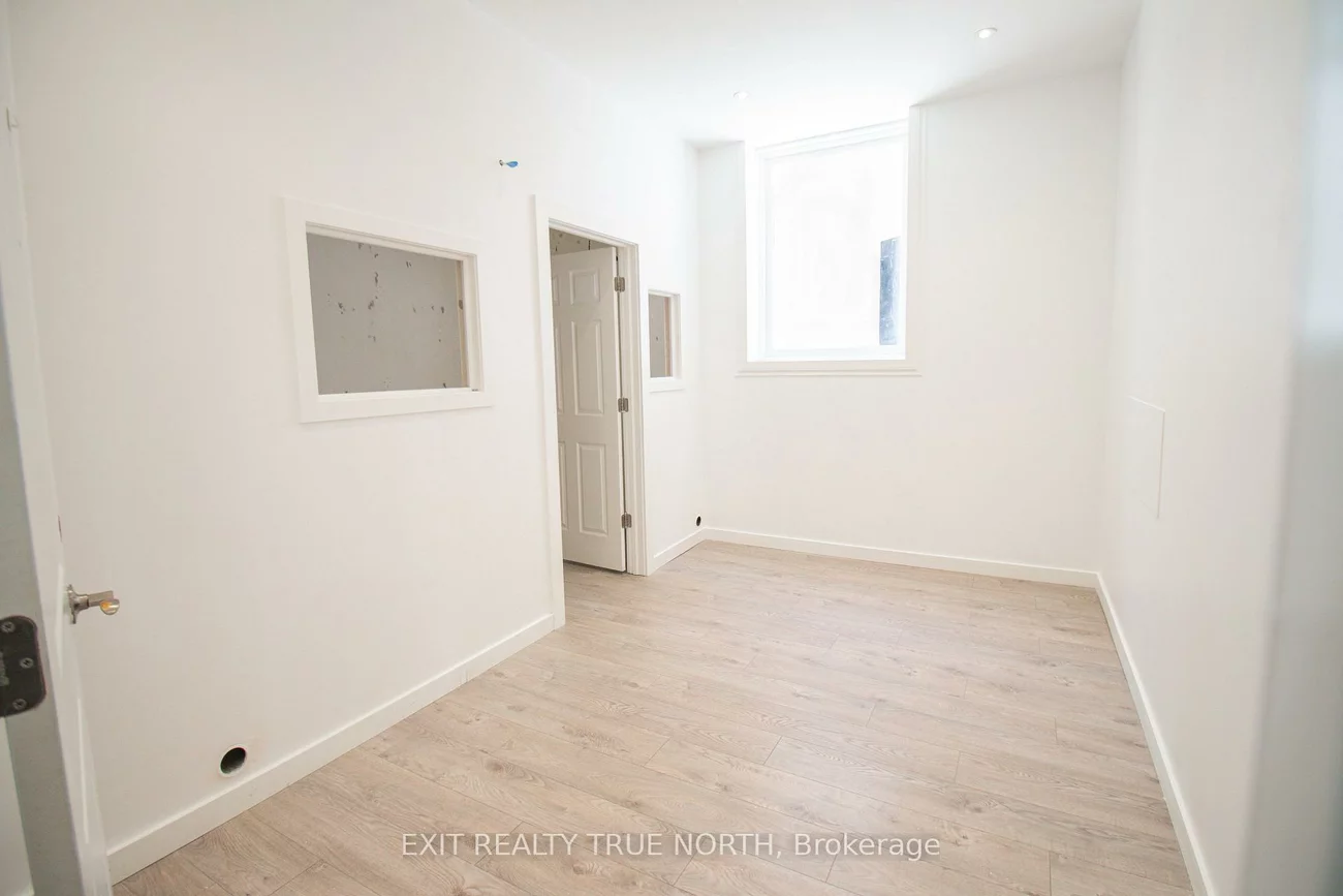 12, Dunlop, City Centre, Barrie