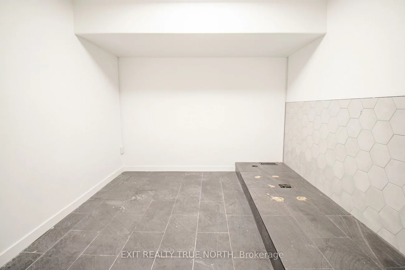 12, Dunlop, City Centre, Barrie