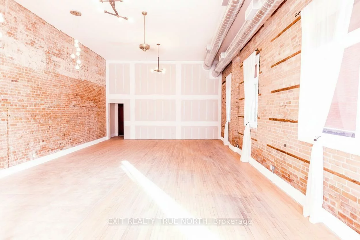 12, Dunlop, City Centre, Barrie