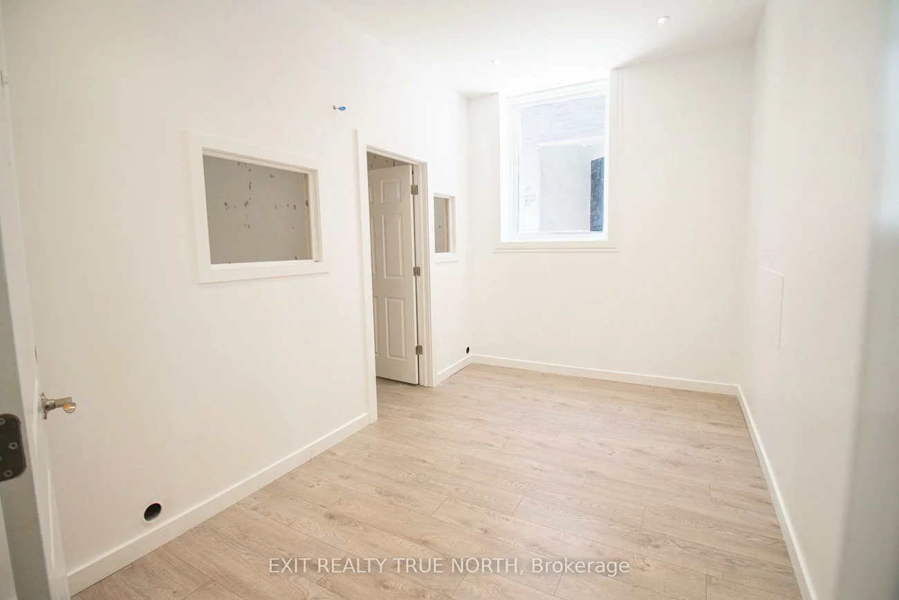 12, Dunlop, City Centre, Barrie