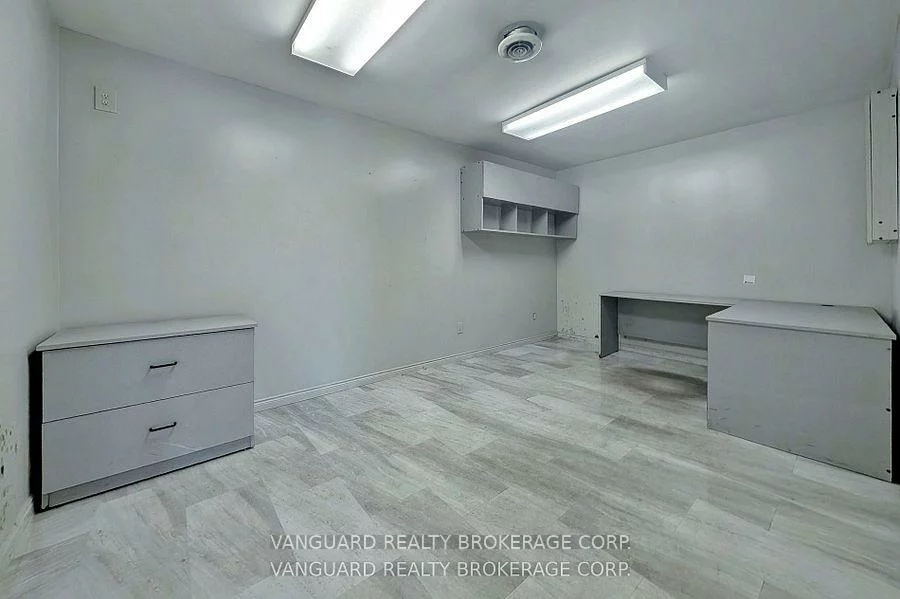 75, Welham, 400 East, Barrie