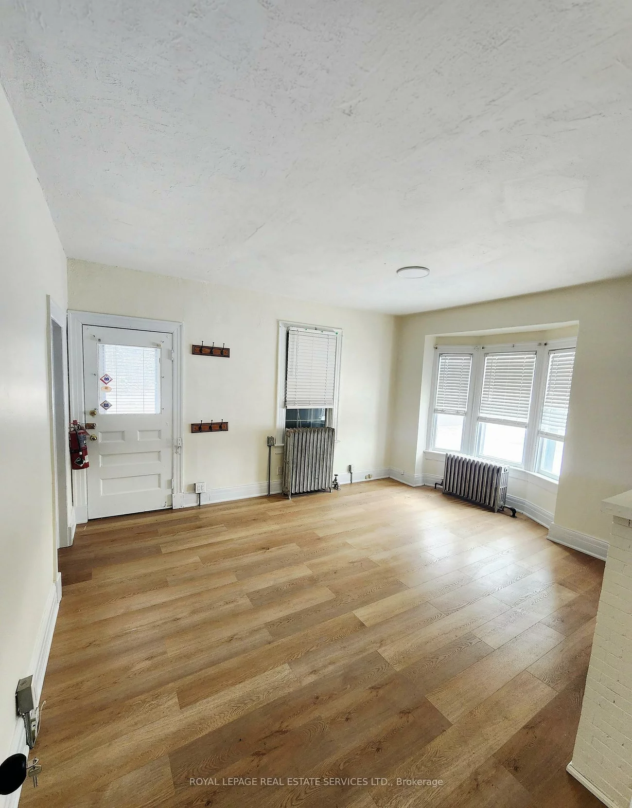 54, Ferndale, 400 North, Barrie