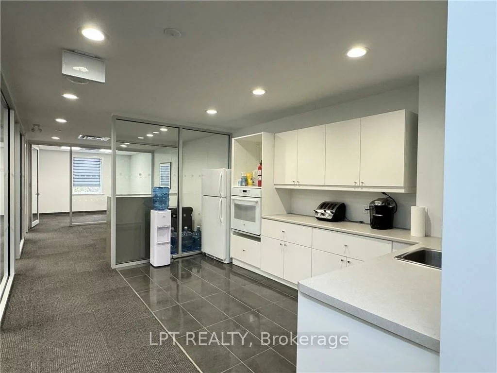 57, Collier, City Centre, Barrie