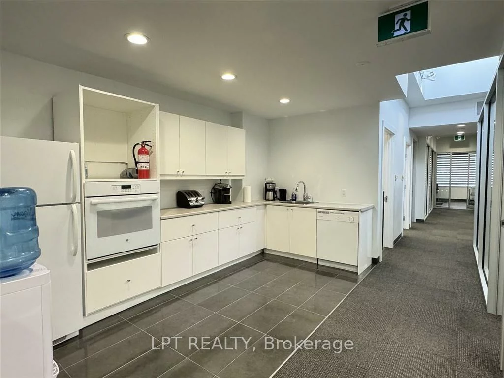 57, Collier, City Centre, Barrie