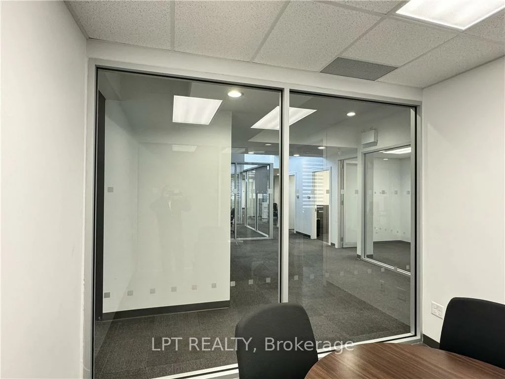 57, Collier, City Centre, Barrie