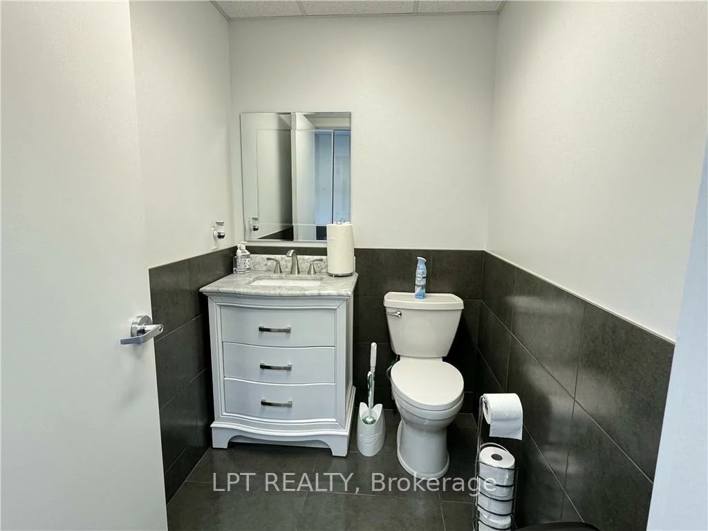 57, Collier, City Centre, Barrie