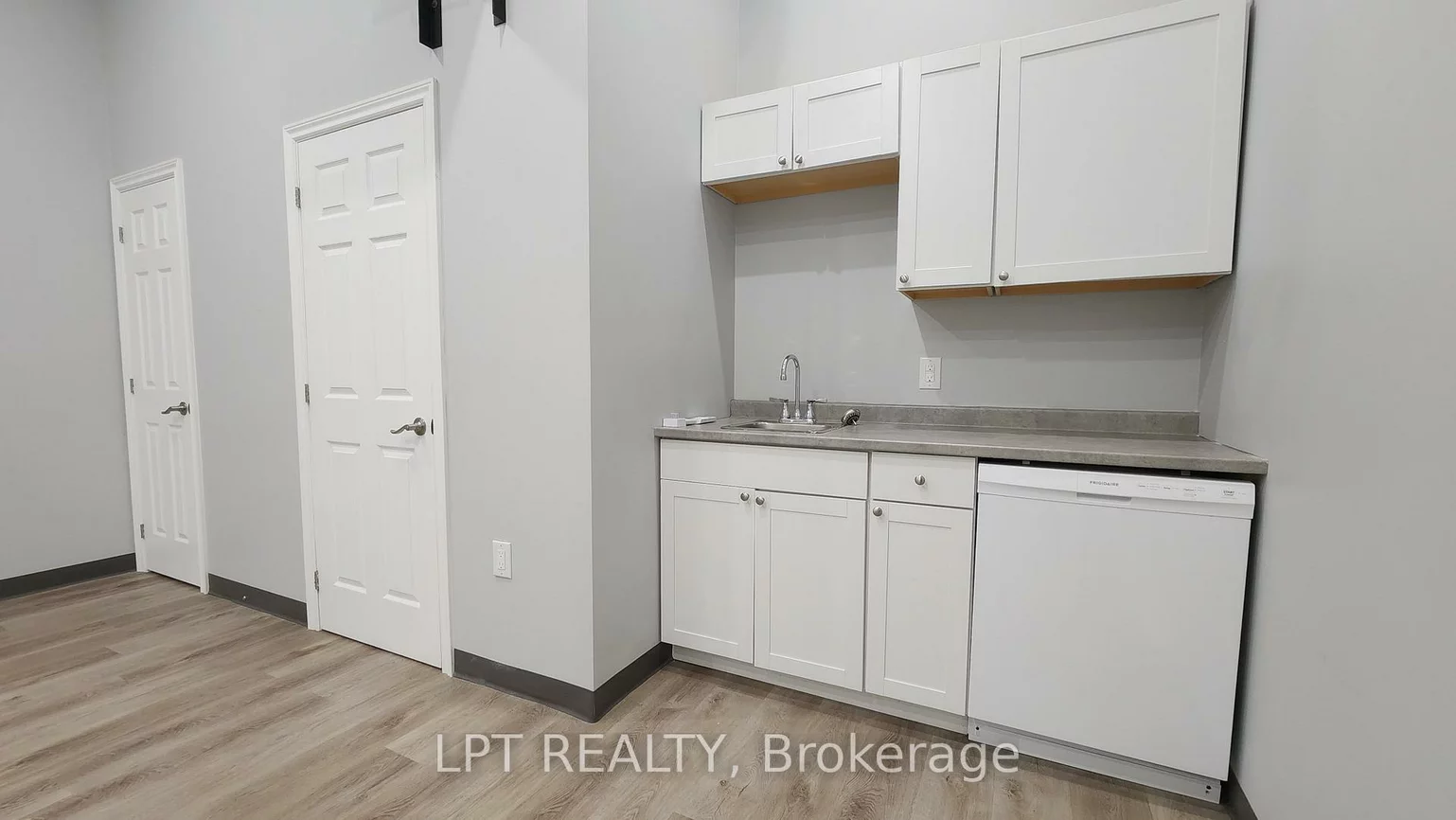 59, Collier, City Centre, Barrie