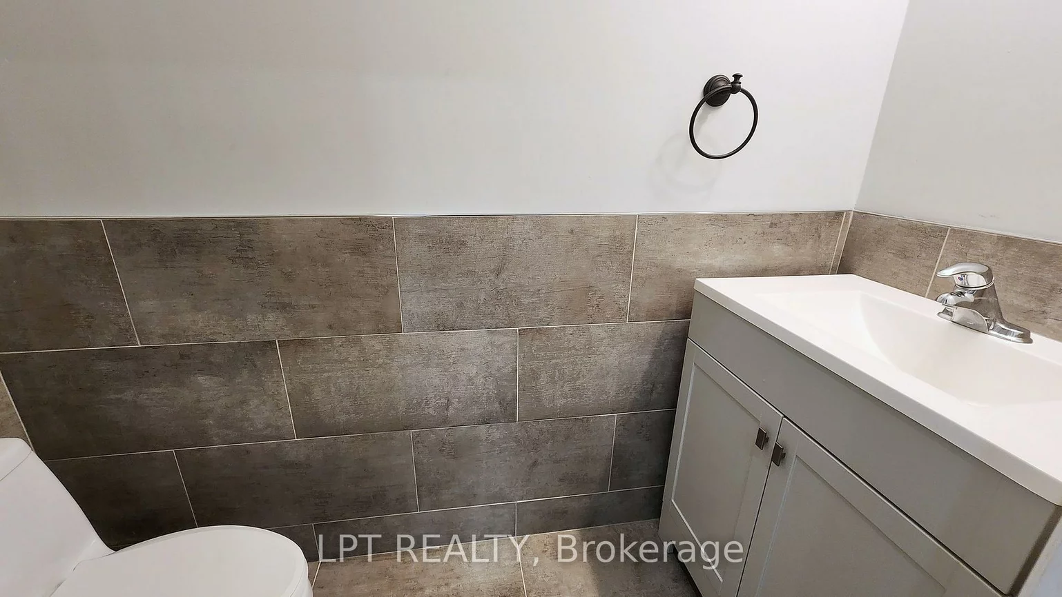 59, Collier, City Centre, Barrie