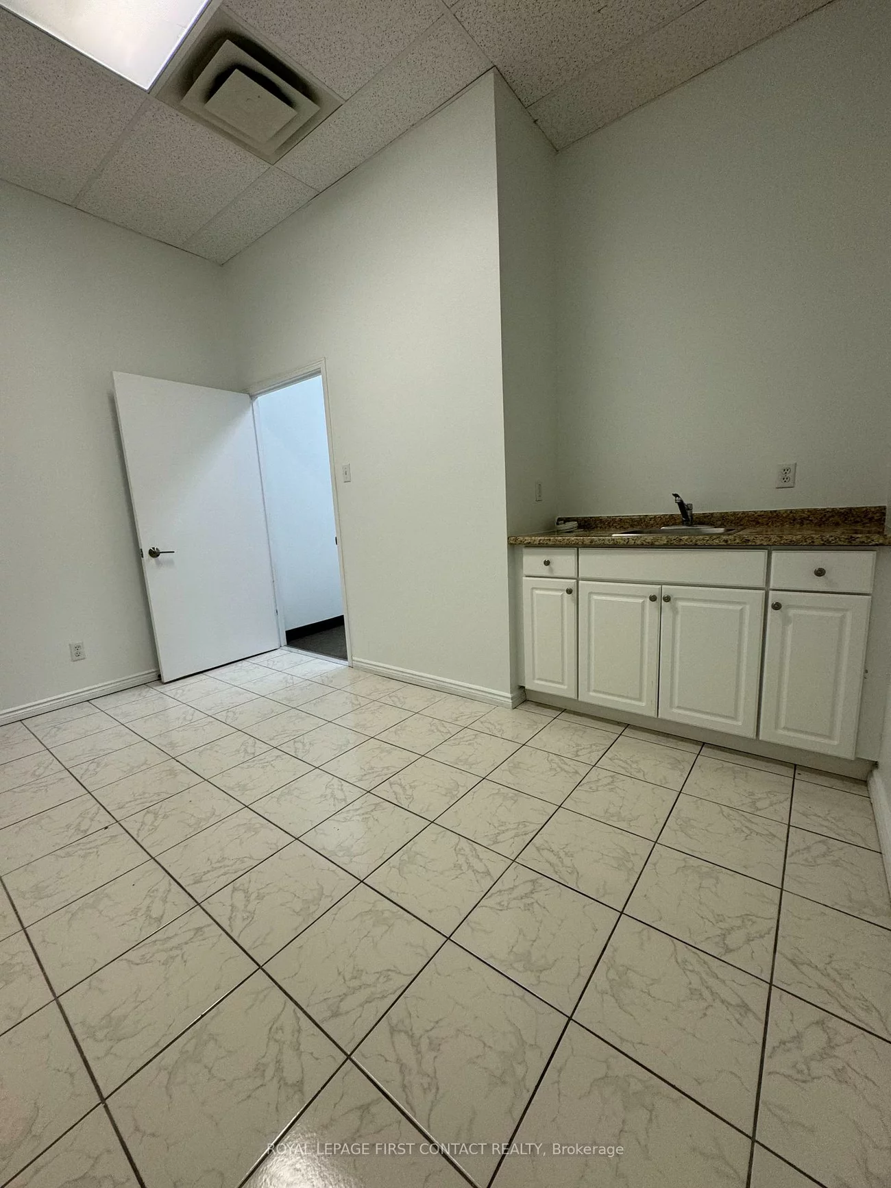 140, Dunlop, City Centre, Barrie