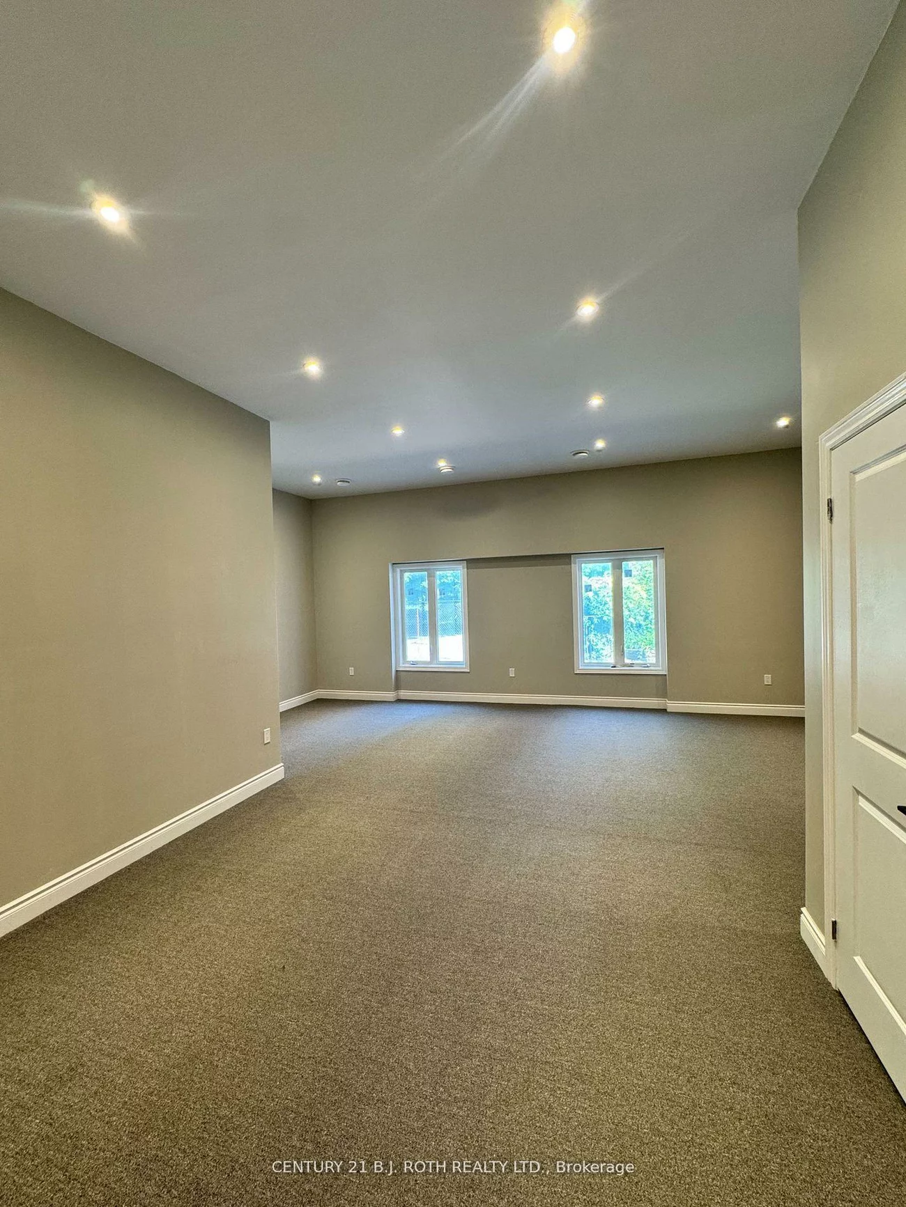 58, Mary, City Centre, Barrie