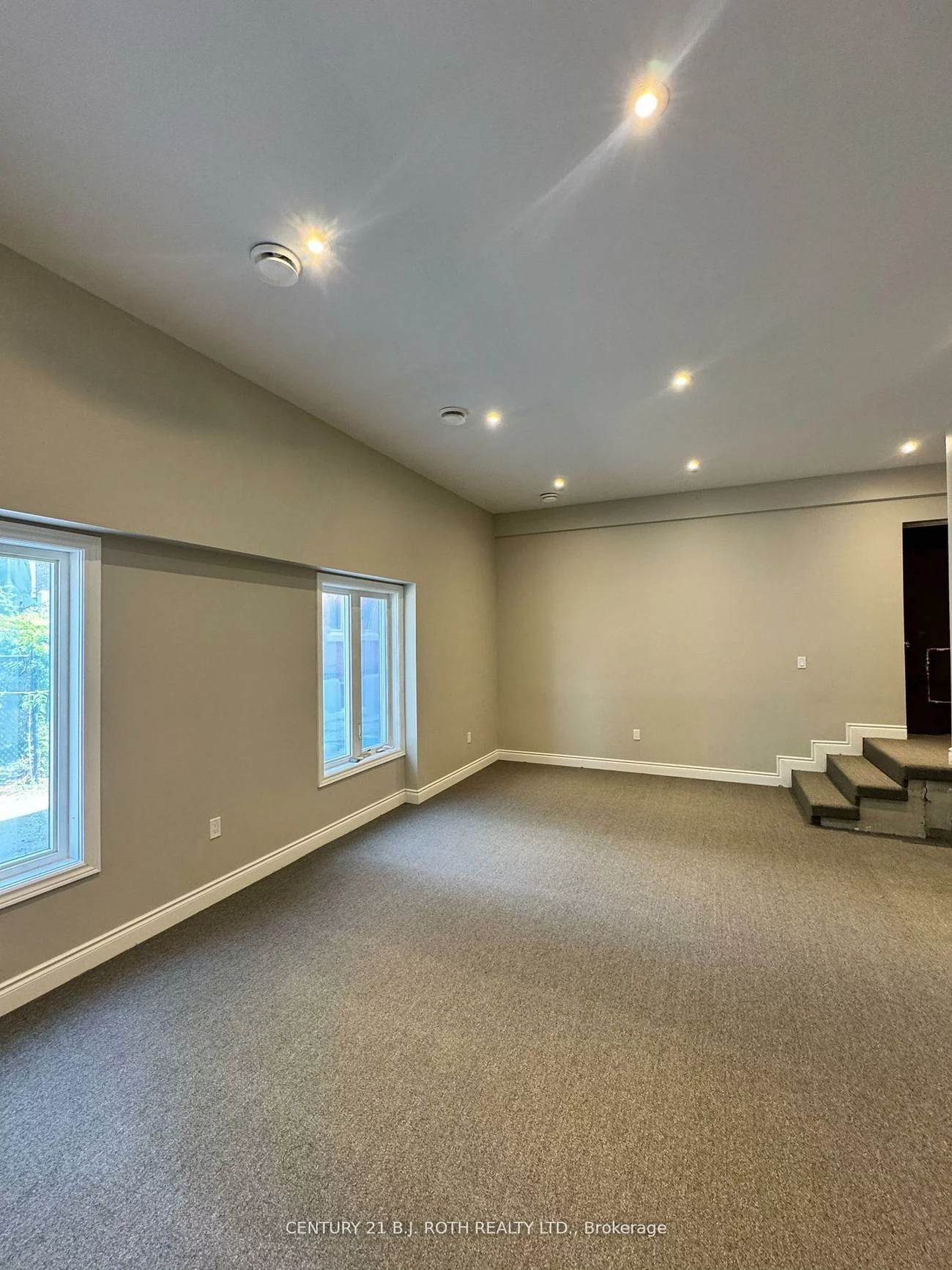 58, Mary, City Centre, Barrie