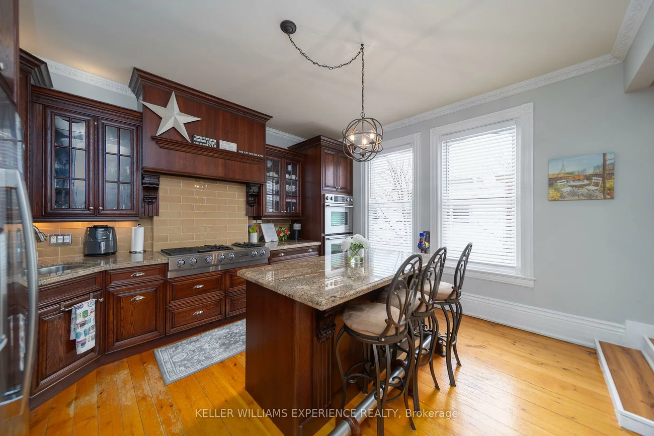 72, High, Queen's Park, Barrie