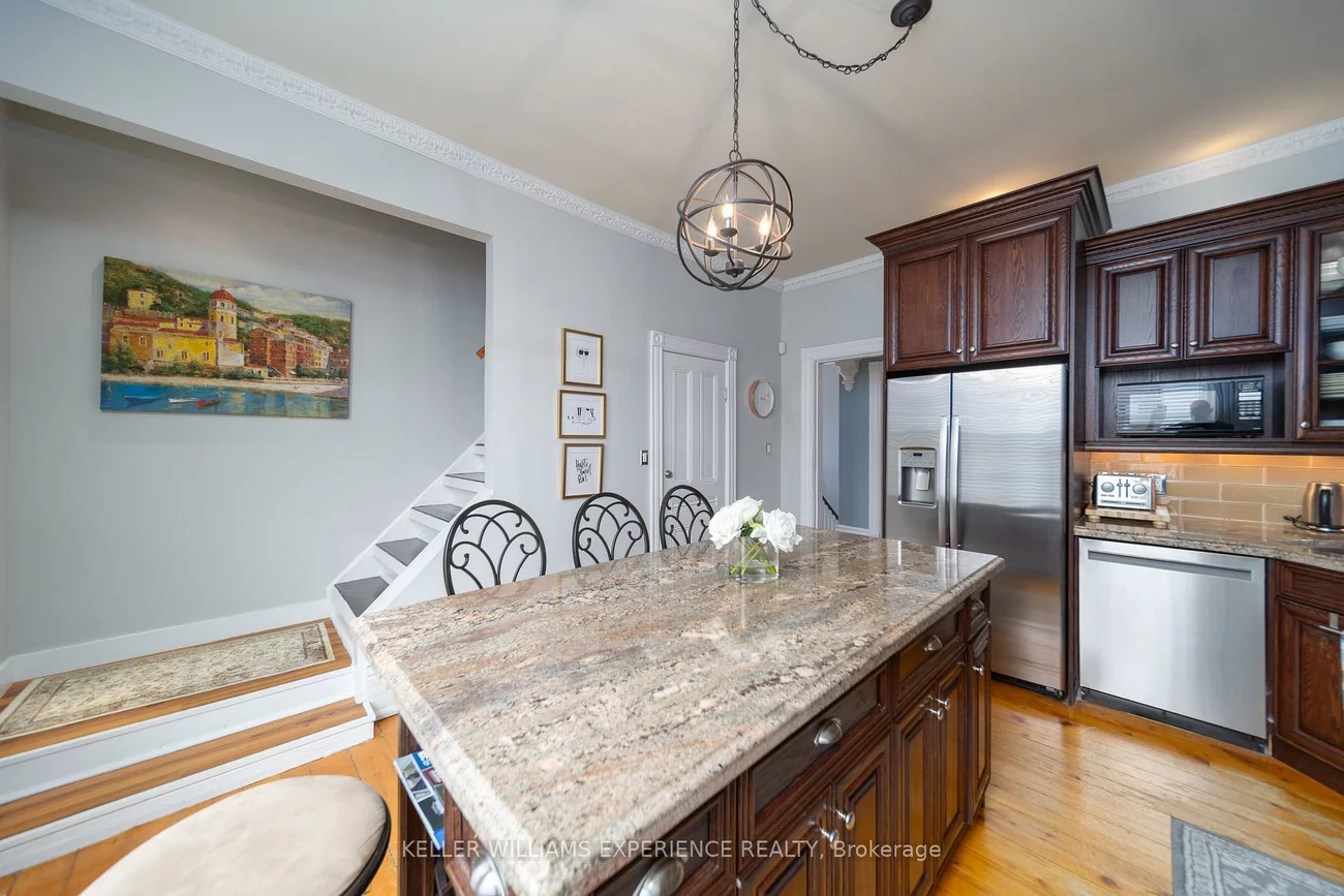 72, High, Queen's Park, Barrie