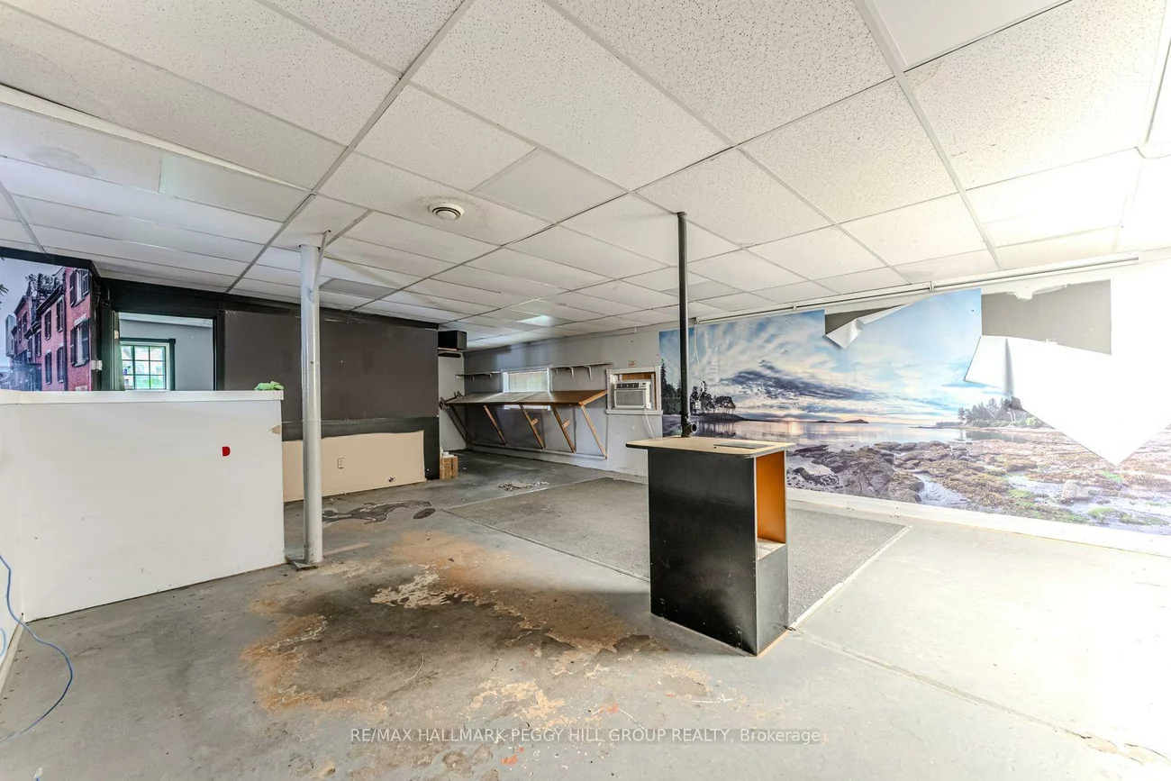 48, Ellen, City Centre, Barrie