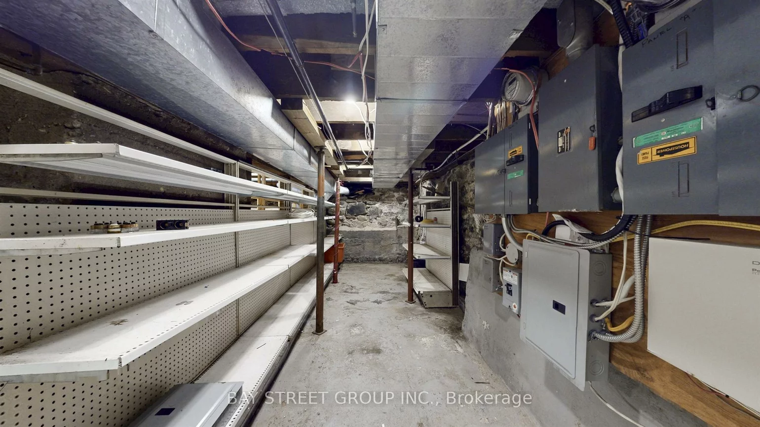 66, Maple, City Centre, Barrie