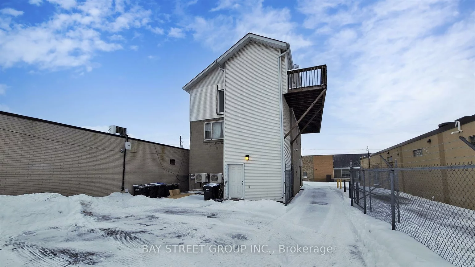 66, Maple, City Centre, Barrie