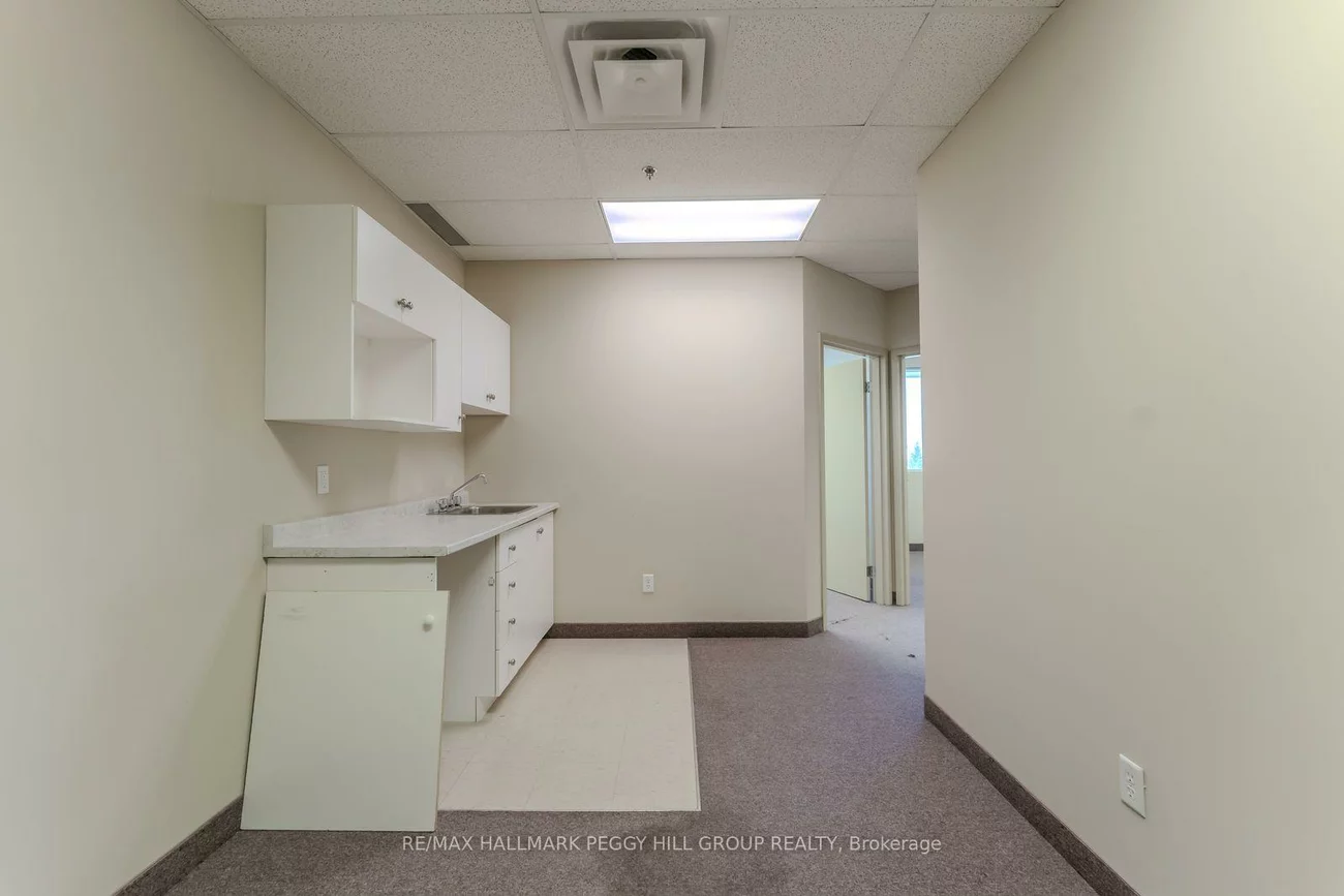 102, Commerce Park, 400 West, Barrie