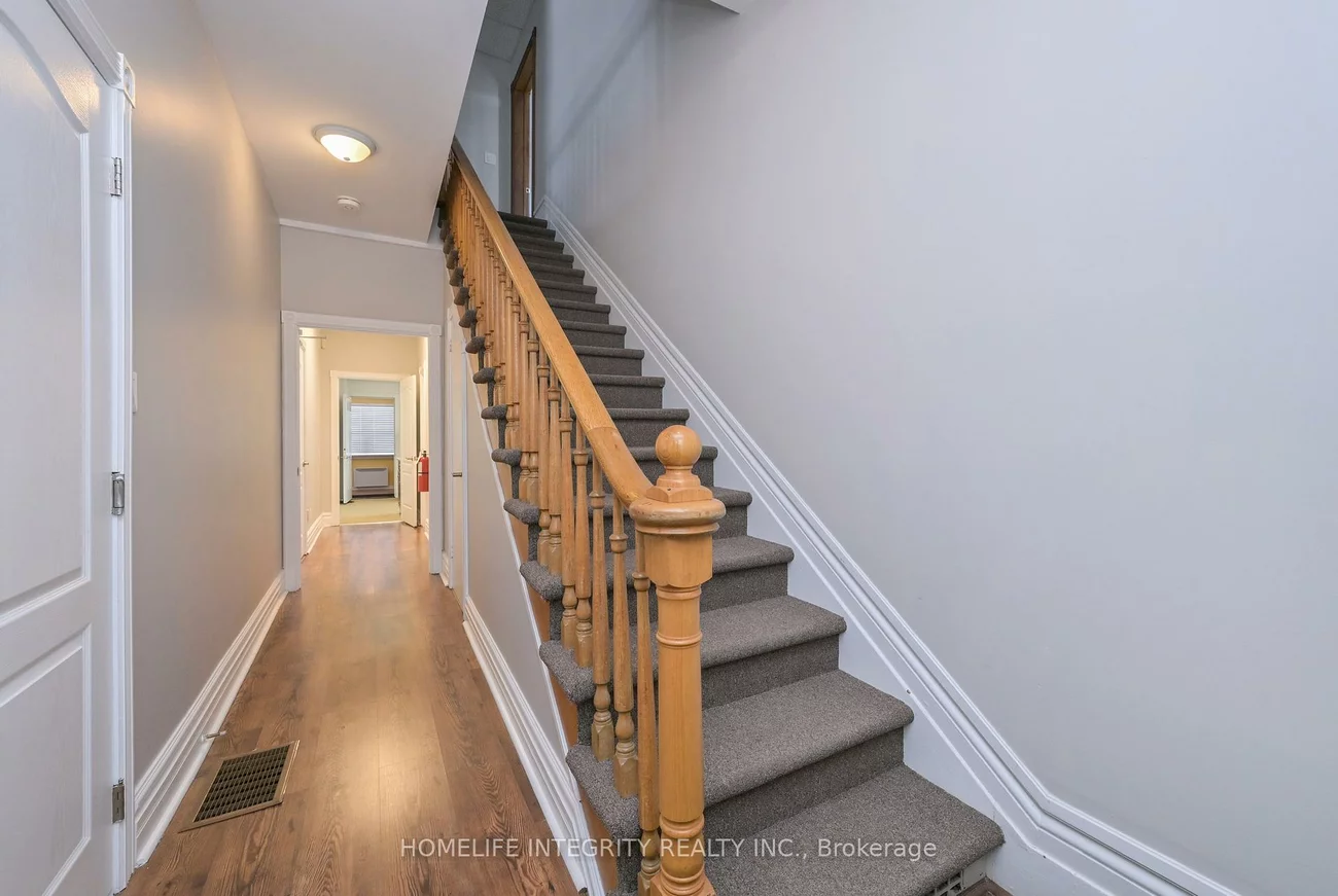 25, Berczy, Codrington, Barrie