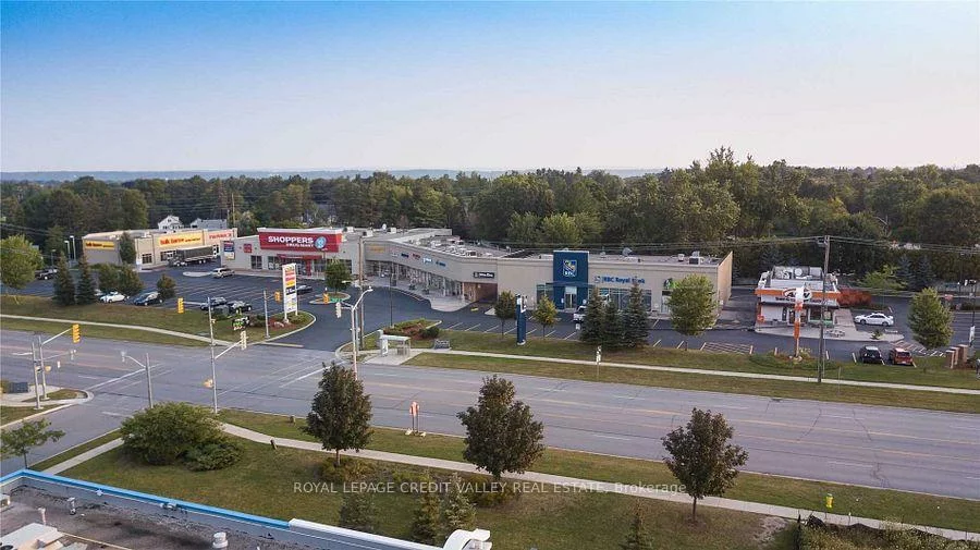 649, Yonge, Painswick South, Barrie