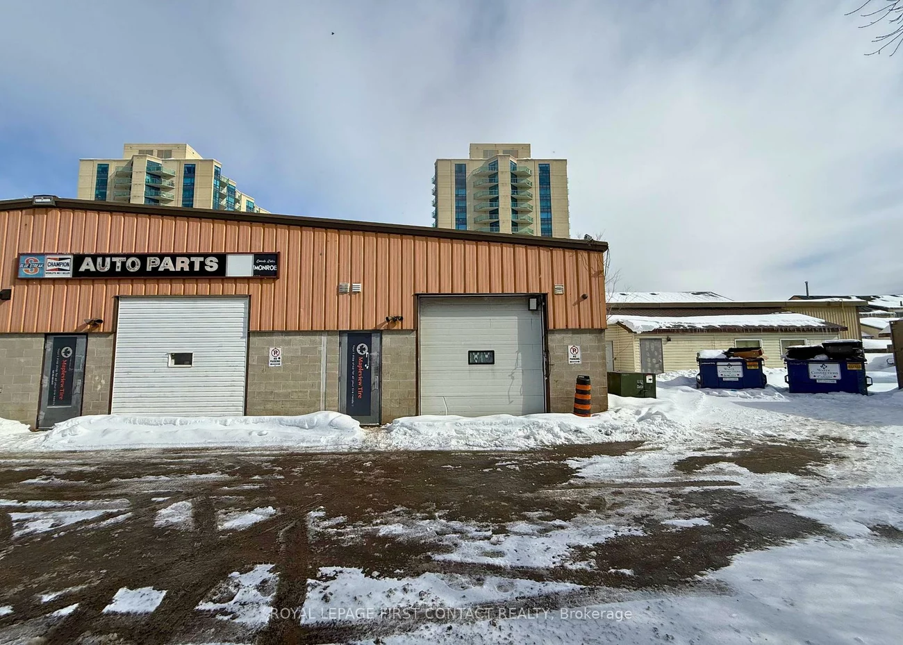 36, Ellen, City Centre, Barrie